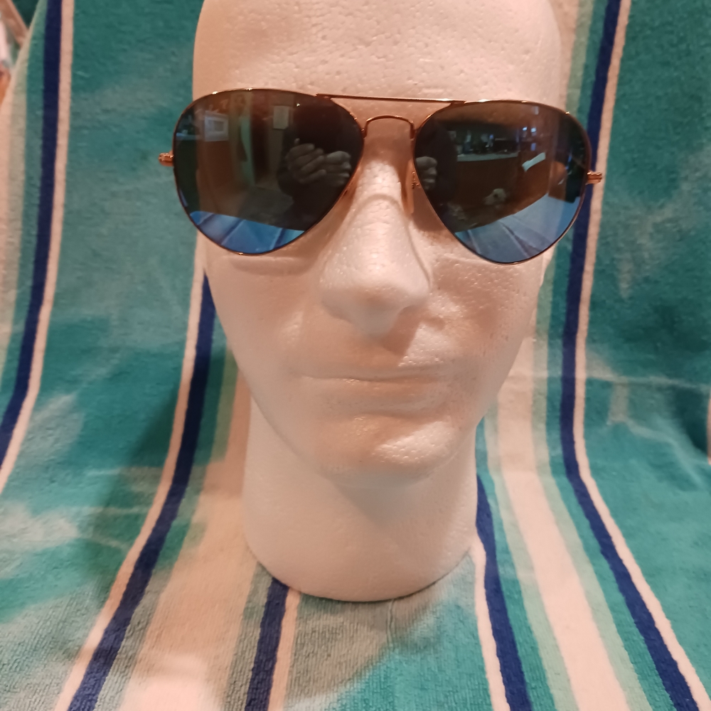 Ray Ban Polarized Aviator Sunglasses with Gold Frame